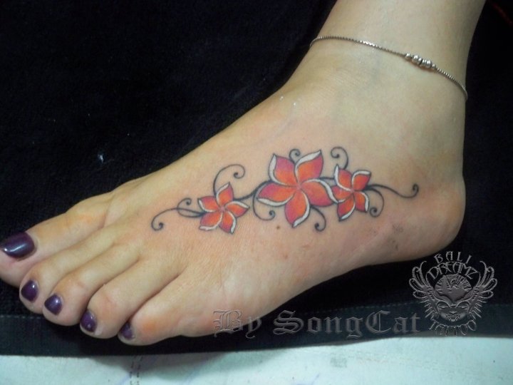 cute flower tattoos. cute flower tattoos. gt;Flower Tattoo on Sexy Leg